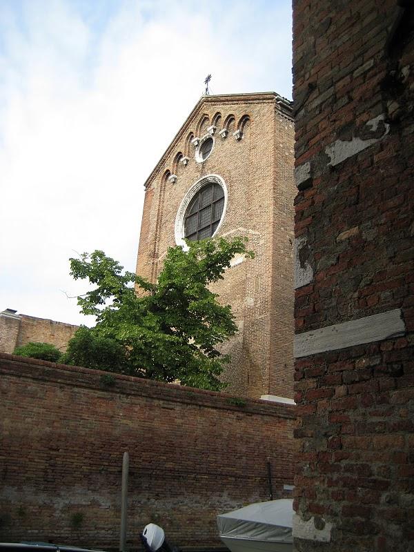 Une procession aux Servi