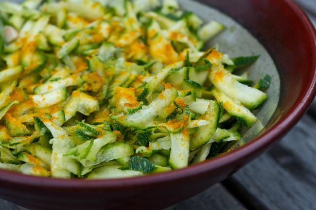 La fin de l'été, le début de l'automne, et les herbes
