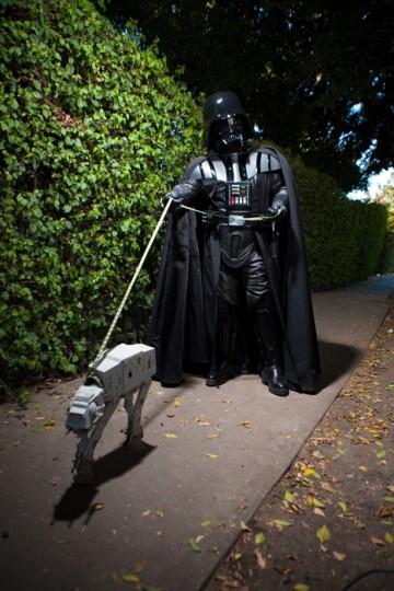 He and his dog 360x540 Dark Vador et son AT AT