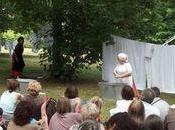 Hier lavandières, Théâtre