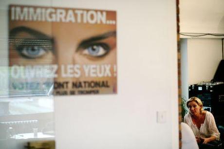 Au QG du Front national à Hénin-Beaumont (Pas-de-Calais), avec Marine Le Pen, en juin 2009 (Audrey Cerdan/Rue89).
