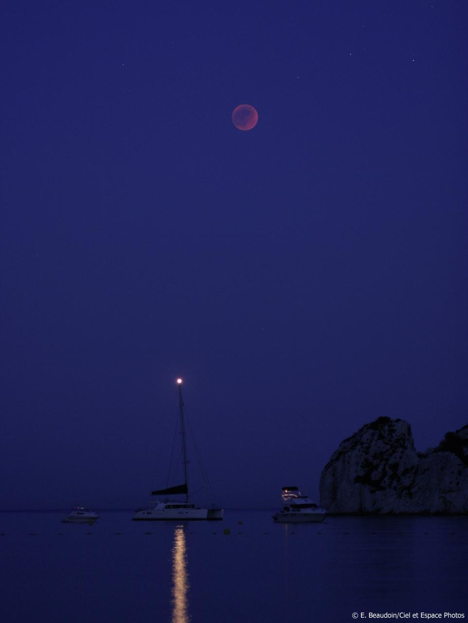 L'éclipse lunaire du 15 juin 2011, en photos...
