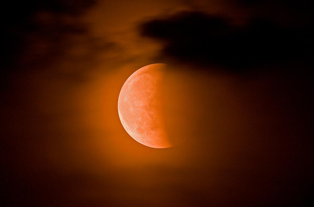 L'éclipse lunaire du 15 juin 2011, en photos...