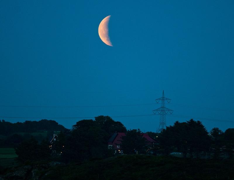 Lunar eclipse by Stavanger