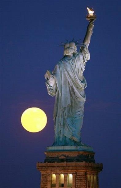 Statue de la Liberté, pleine lune