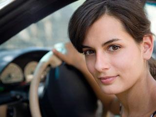 les femmes et la conduite des voitures
