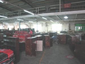 atelier de finition des meubles chinois de la collection xian L’atelier de meubles chinois Xian