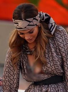 Jennifer Lopez nous dévoile sa poitrine