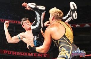 Jack Swagger vaincu par Evan Bourne lors de Capitol Punishment 2011