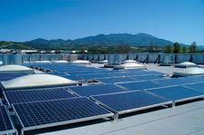 Panneaux solaires sur le toit de Sole Technology