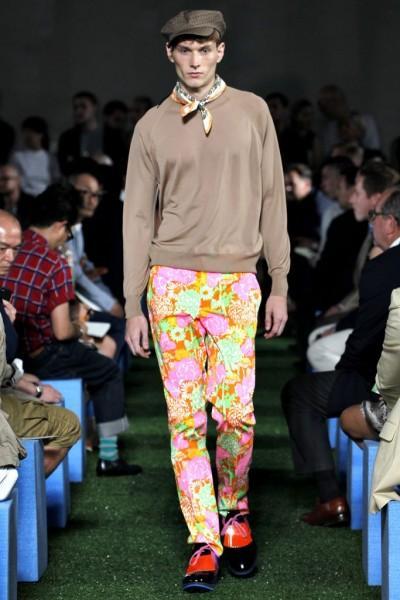 Pantalon Prada 2 400x600 10 tendances à retenir des défilés de Milan   Eté 2012