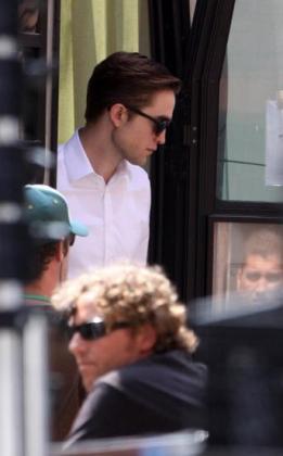 Nouvelles images de Robert Pattinson sur Cosmopolis