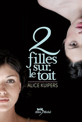 Deux filles sur le toit
