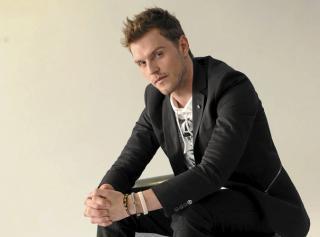 MatthewRaymondBarkerXFactorMerciKateetWilliampourlejourferieenplusportraitw674