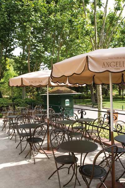 Angelina-salon-de-the-terrasse-exterieur-2-Jardin-d-Acclimatation-paris-hoosta-magazine