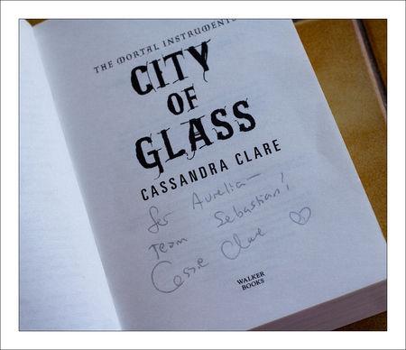 cit__des_t_n_bres_chasseurs_d_ombres_autographe_cassandra_clare