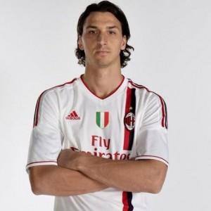 Ibra maillot blanc 2011 2012