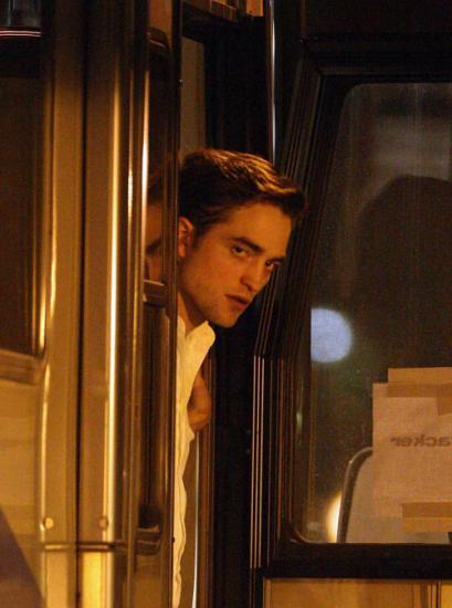 Robert Pattinson flingue  son garde du corps