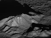 Image jour Gros plan python rocheux centre cratère lunaire Tycho