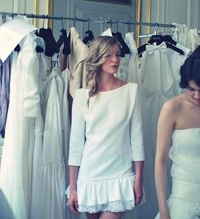 Delphine Manivet, créatrice de robes de mariée aime le romantisme mais moderne !