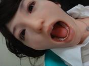 Hanako robot pour dentistes herbe jour