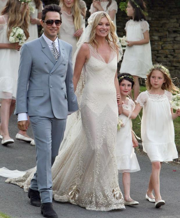 Une robe de mariée rétro comme Kate Moss c'est possible! - Paperblog