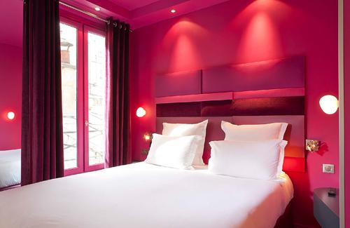 chambre-rose-Hotel-Valadon-Colors-paris-france-hoosta-magazine