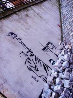 PARIS : Mur, mon beau mur, dis-moi....