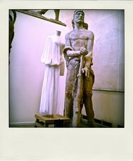 Grès ou le drapé sculpté!