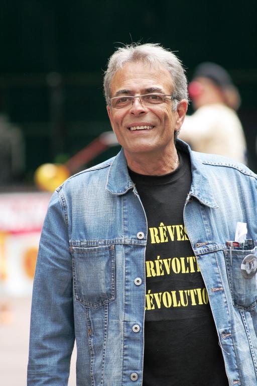 Les militants ont voté : Une équipe et une permanence……. Pour battre la droite, pour gagner, les raisons intestines doivent, être mises de côté, faisons de la politique, pas pour nous, mais pour nos concitoyens.