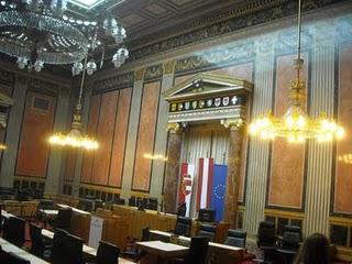 Parlement autrichien, temple grec et démocratie romaine