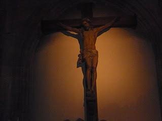 Jesus Christ mort sur sa croix par Ronald Tintin