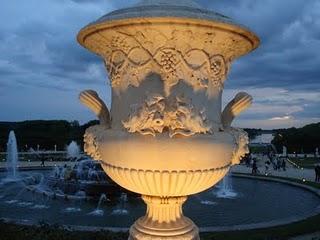 Sculpture monumentale de Bernard Venet au château de Versailles