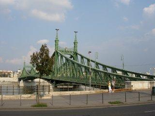 2009-09-budapest-pontliberte-3