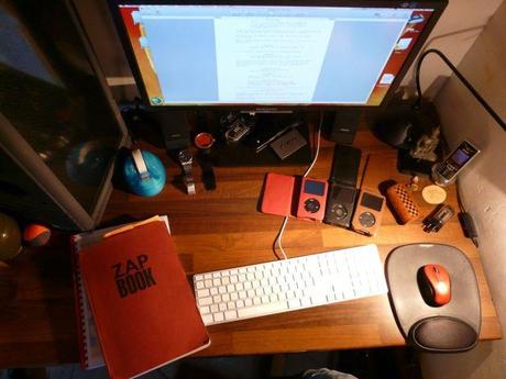 Dans le bureau d’Elie-G. Abécéra