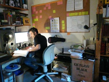 Dans le bureau d’Elie-G. Abécéra