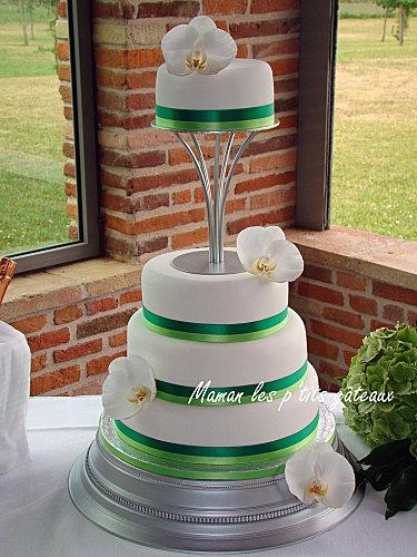 wedding-cake-vert-et-blanc-