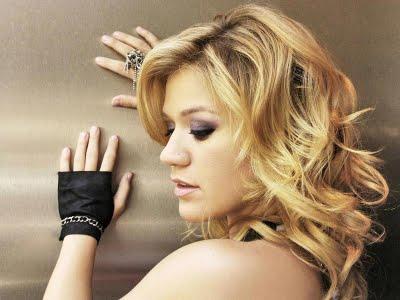 Audio : Kelly Clarkson - Dumb + Dumb = U [ coup de coeur ]