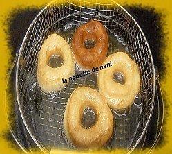 Doughnuts frituredonuts.jpg