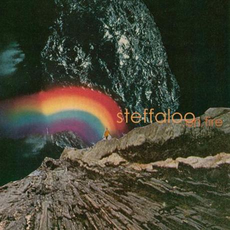 Steffaloo feat. Pandit: The Red Runs Free - MP3
The Red Runs...