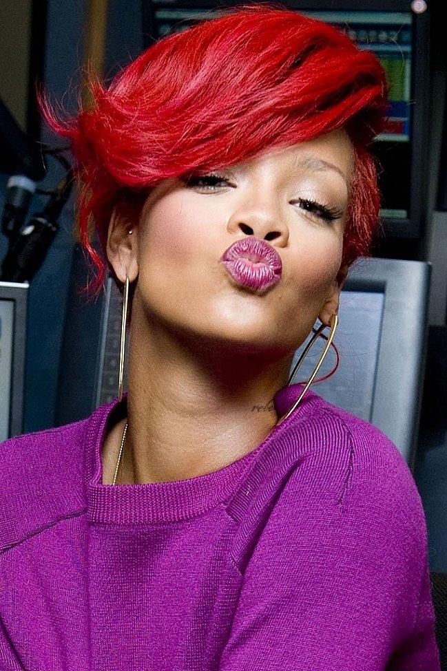 Rihanna_GL_4oct10_PA_b.jpg