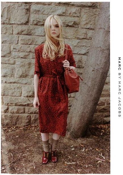 La jeune Elle Fanning pose pour Marc by Marc Jacobs