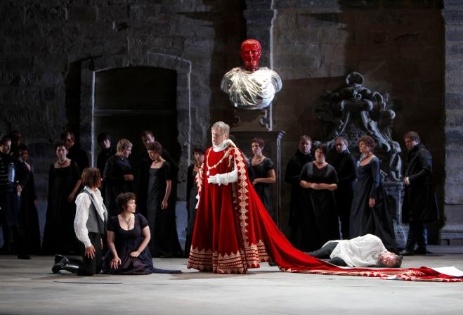 FESTIVAL D’AIX 2011: LA CLEMENZA DI TITO, de W.A.MOZART, dir.mus: Colin DAVIS, ms en scène: David McVICAR