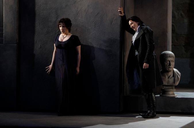 FESTIVAL D’AIX 2011: LA CLEMENZA DI TITO, de W.A.MOZART, dir.mus: Colin DAVIS, ms en scène: David McVICAR