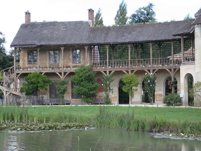 De Venise à Versailles : fin juin,  en visite au hameau de la Reine