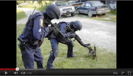 Canular Police – Fumer un petard le 14 juillet