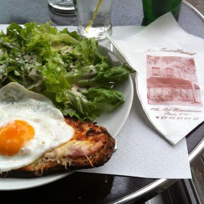 Bonimenteur dans un hôtel 4 étoiles mytho