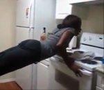 vidéo planking cuisine femme fail