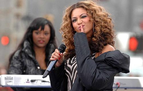 tumblr l795tloN6a1qcj1zfo1 500