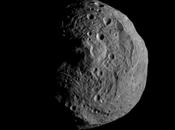 sonde spatiale Dawn livre premières images l’astéroïde Vesta